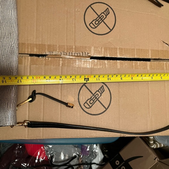 Badgley Mischka Clutch - Picture 9 of 9